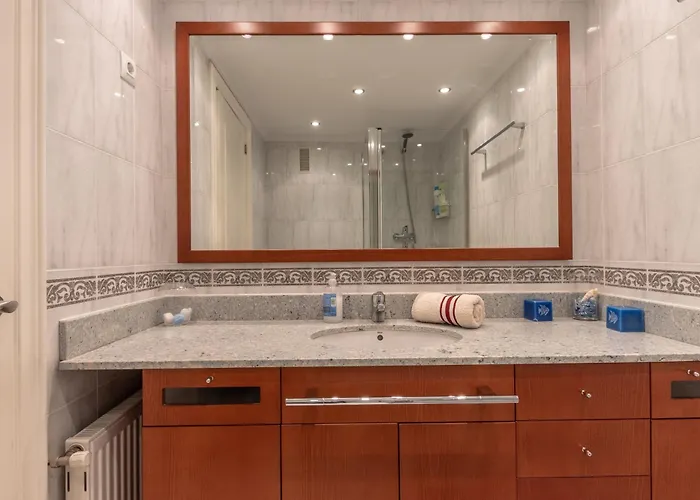 Apartamento Grande Luminoso, Garaje, Arena, Casco Viejo *