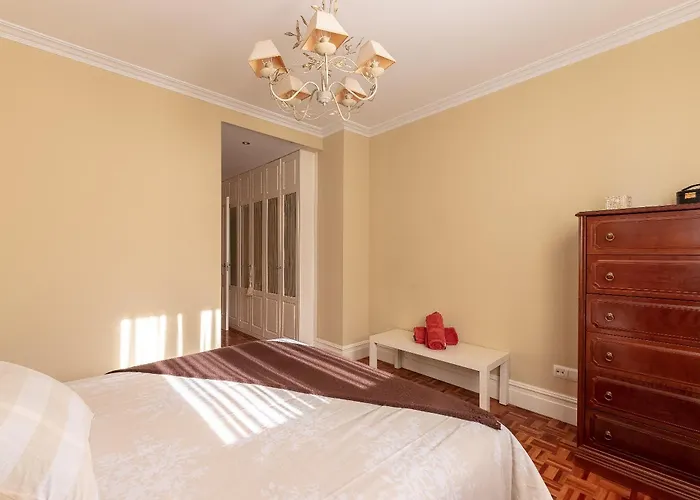 Grande Luminoso, Garaje, Arena, Casco Viejo Bilbau